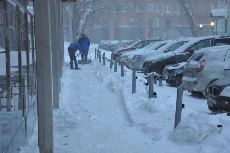В Оренбурге работает снегоуборочная техника